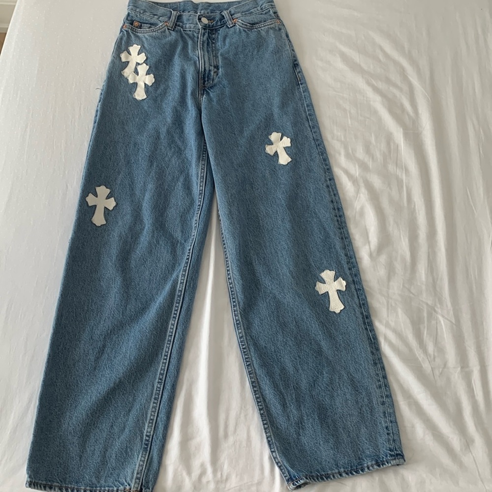 Weekday mid waisted straight jeans with leather cross patches